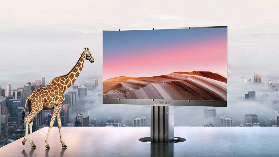 Grootste tv voor buiten heeft een diameter van ruim 7,6 meter
