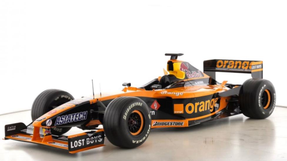 De Arrows F1-auto van Jos Verstappen staat te koop