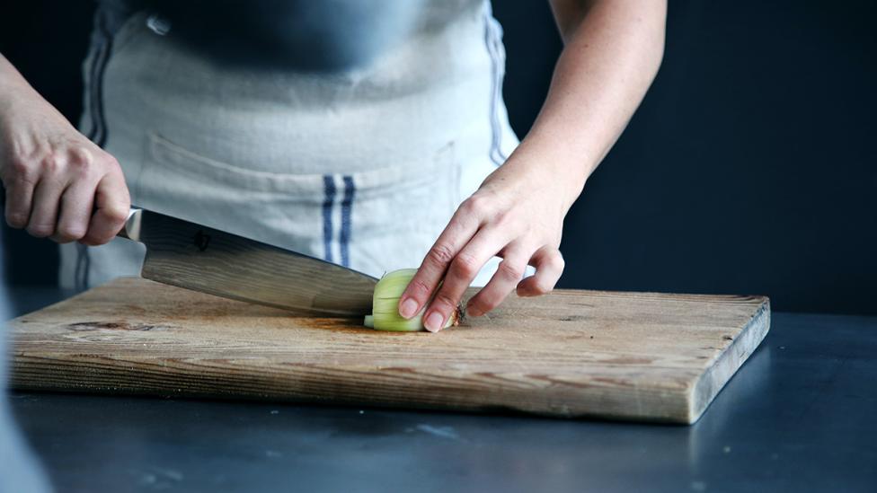 Hoe moet je een ui snijden als een chef?