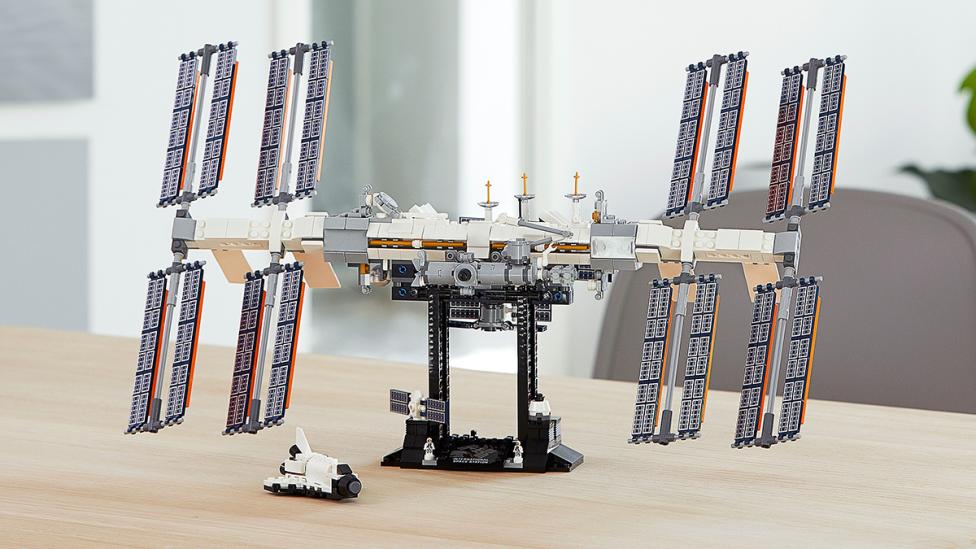 Deze LEGO-set van het ISS is perfect voor stormachtige dagen