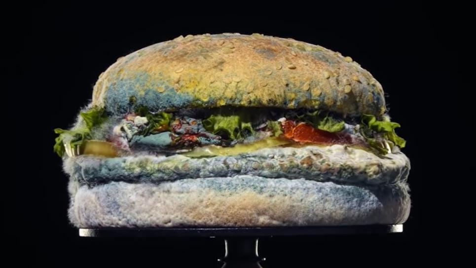 Nieuwe Burger King-reclame toont schimmelige Whopper