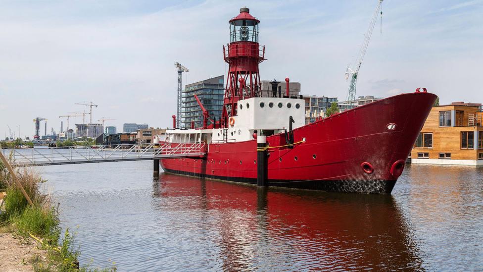 Unieke woonboot in Amsterdam te koop op Funda