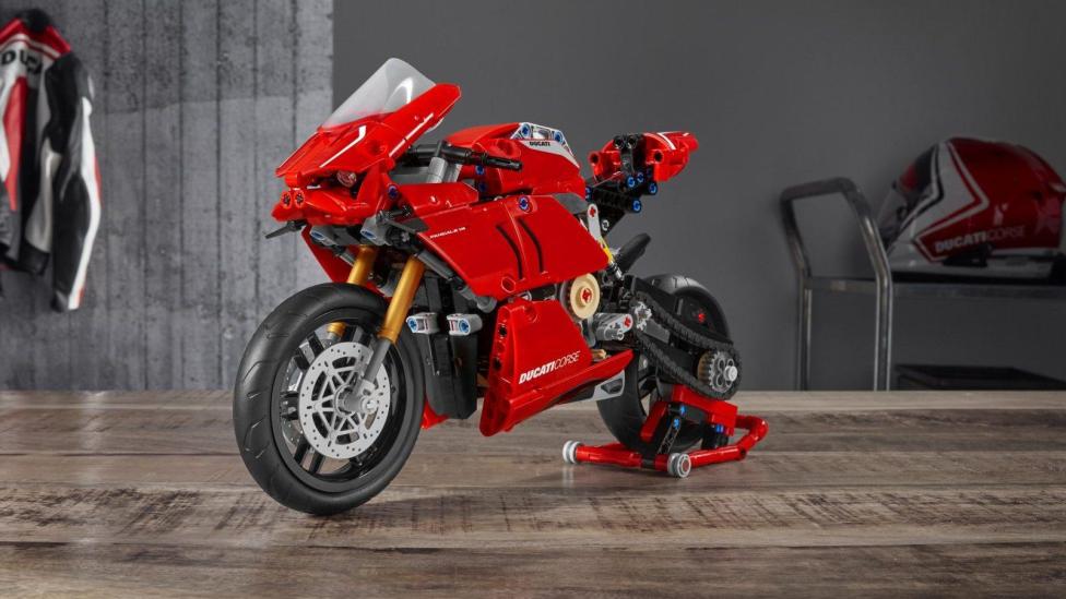 Lego Ducati Panigale V4 R is een must voor motorfans