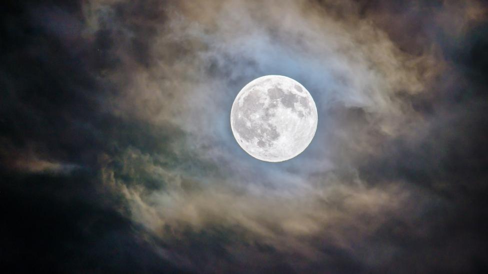 Zeldzaam: blauwe maan maakt Halloween extra spooky