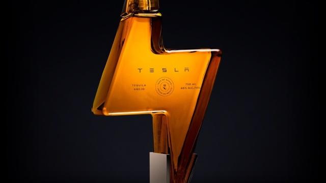 Elon Musk brengt Tesla Tequila op de markt