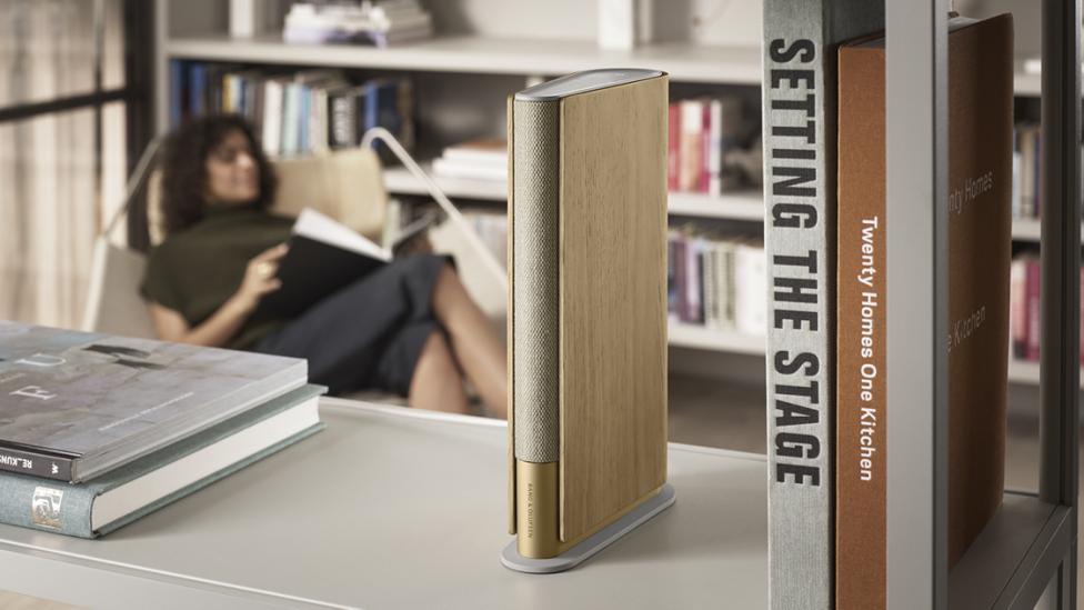 Design speaker van Bang & Olufsen verstop je in de boekenkast