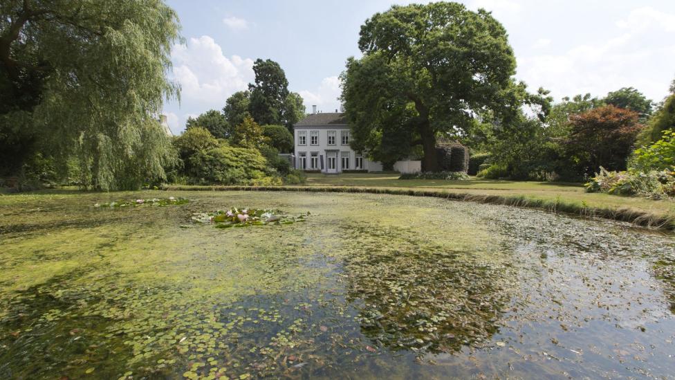 Te koop: Gigantisch landhuis met zwembad in Breda