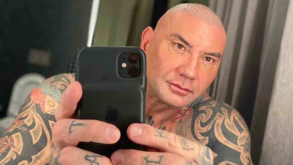 Daniel Craig brak neus van spierbonk Dave Bautista (130 kilo)