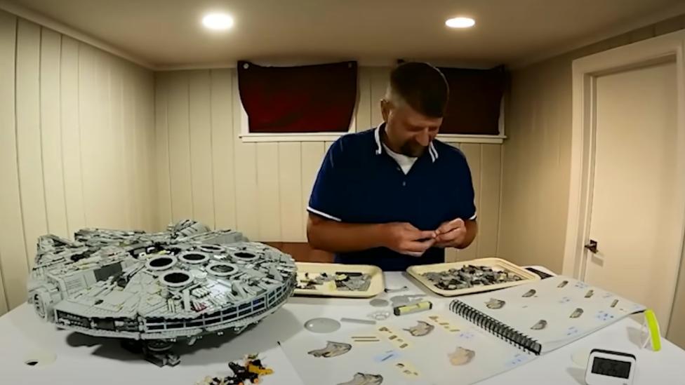 Man bouwt de Millennium Falcon van Lego in recordtijd, maar het telt niet vanwege één stukje