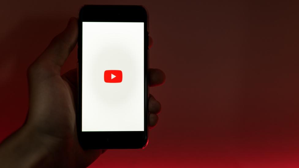 YouTube gaat het aantal dislikes op video’s verbergen