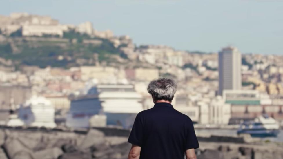 Regisseur Paolo Sorrentino geeft een intieme rondleiding door zijn Napels