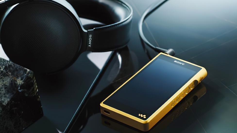 Deze gouden Sony Walkman is de ultieme gadget voor audiofielen