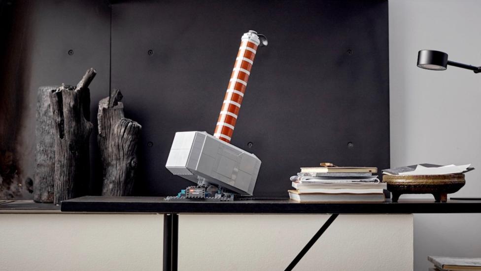 Lego verkoopt vanaf 1 maart een set met de Mjölnir (hamer van Thor)