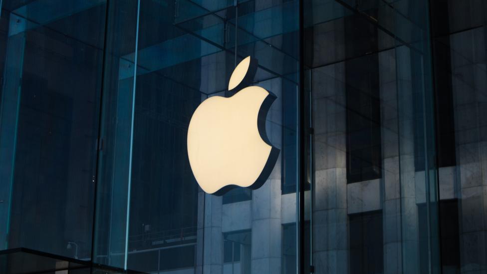 Apple verdiende meer dan 6 miljard euro door te stoppen met gratis oortjes en opladers