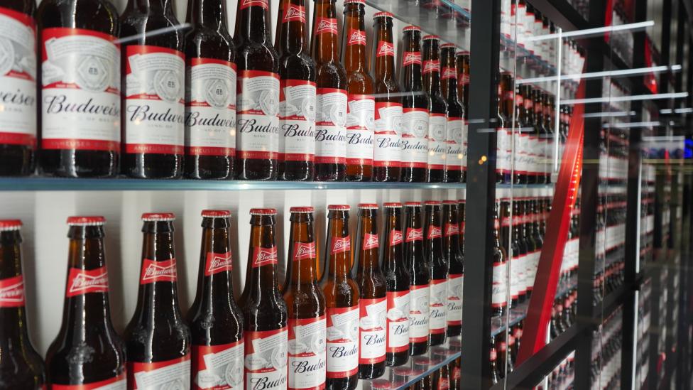 Budweiser gaat zijn ongebruikte bier weggeven aan de WK-winnaar