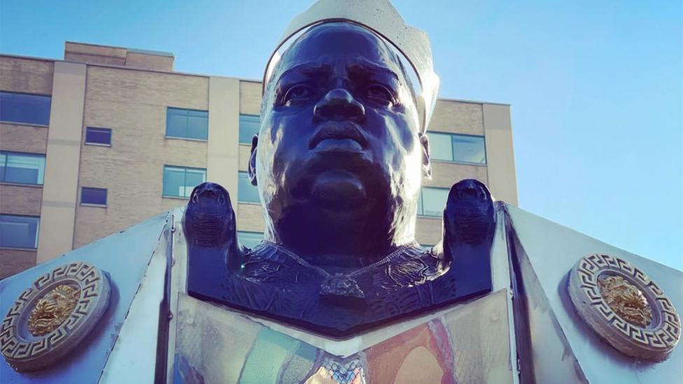 The Notorious B.I.G. vereeuwigd met nieuw standbeeld in Brooklyn