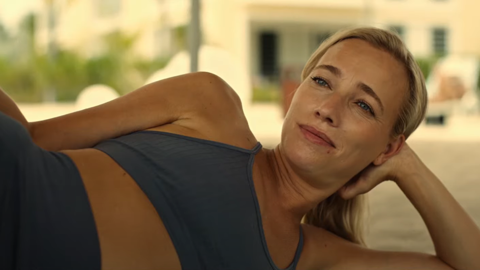 Jennifer Hofman schittert in eerste zomerse trailer van All Inclusive