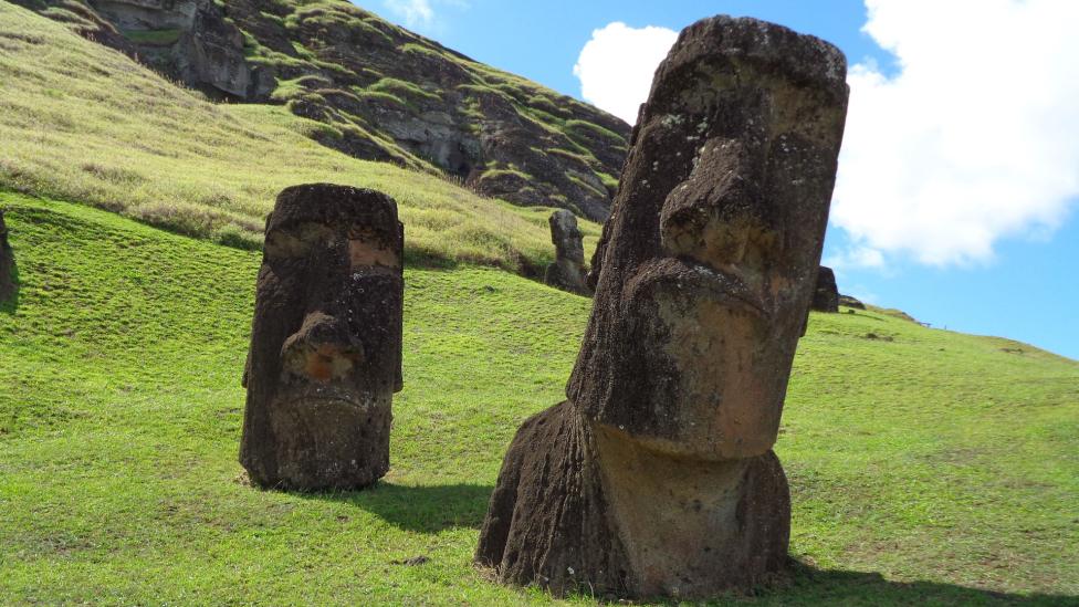 Onopgelost mysterie: de beroemde Moai-beelden van Paaseiland (met verborgen lichamen)