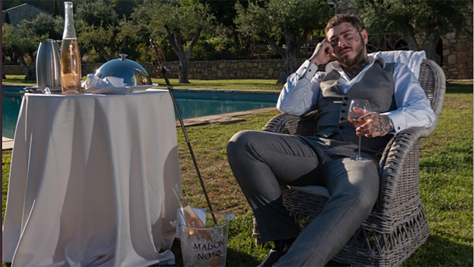 Post Malone promoot Maison No. 9 bij Special Wines in Amsterdam