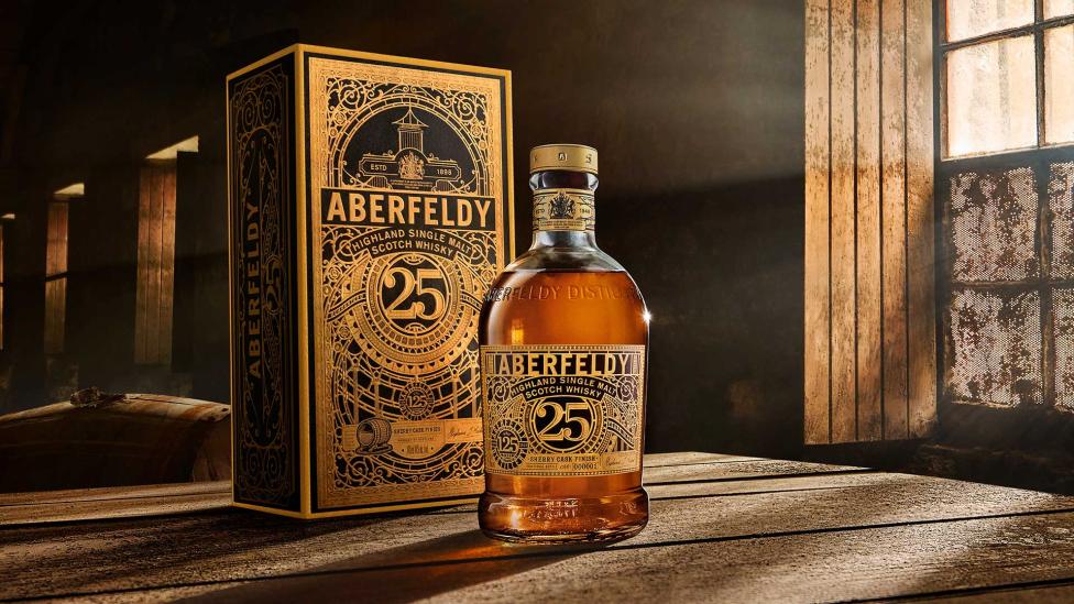 Whiskyhuis ABERFELDY viert verjaardag met exclusieve 25 jaar oude single malt whisky