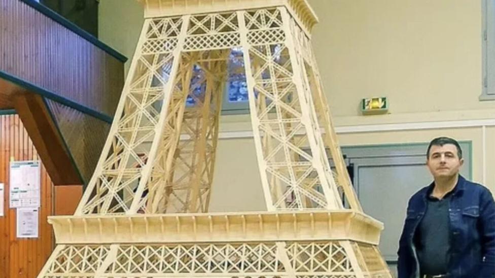 Fransman maakt foutje bij 8 jaar durende bouw van Eiffeltoren van 700.000 lucifers: geen wereldrecord