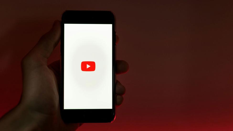 Neurie een liedje en vind het direct met deze nieuwe functie van YouTube Music