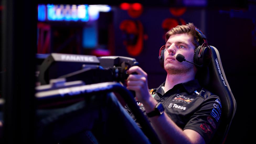 Max Verstappen gestraft: niet meer simracen tot in de nachtelijke uurtjes