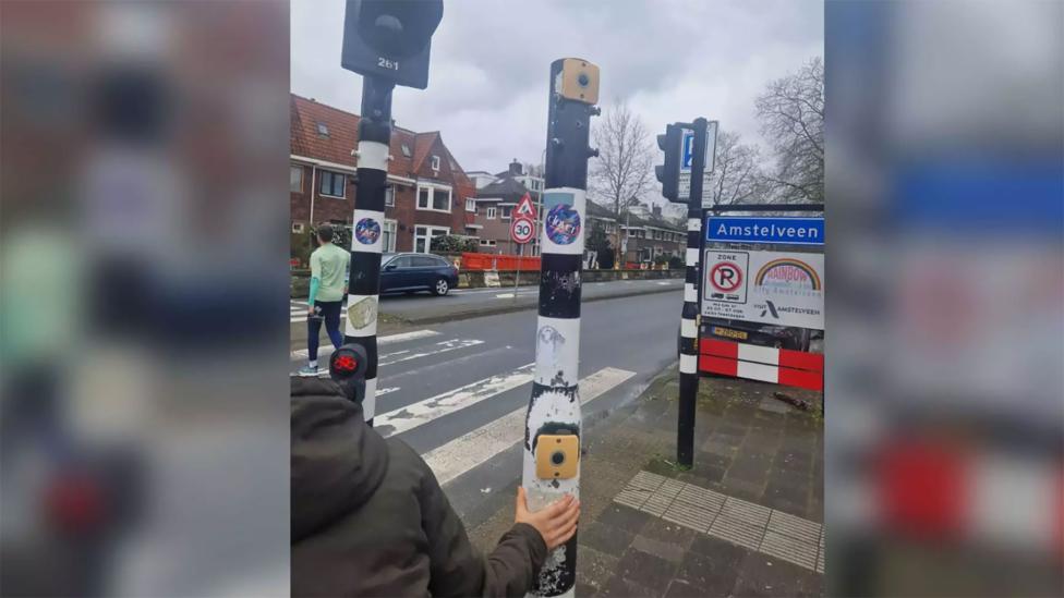 Het mysterie van het hoge stoplichtknopje ontrafeld