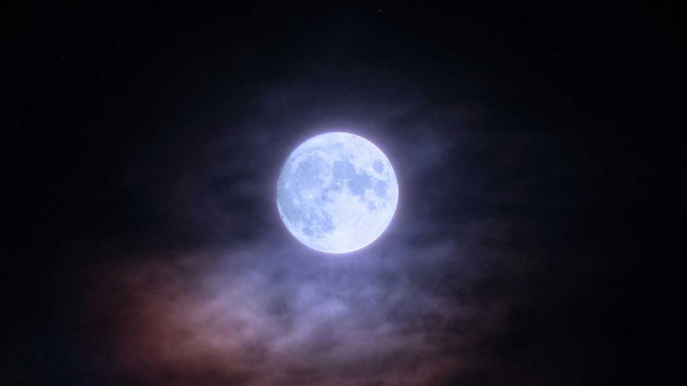 De volle maan van vanavond is een ‘blauwe maan’, afhankelijk van de lezing