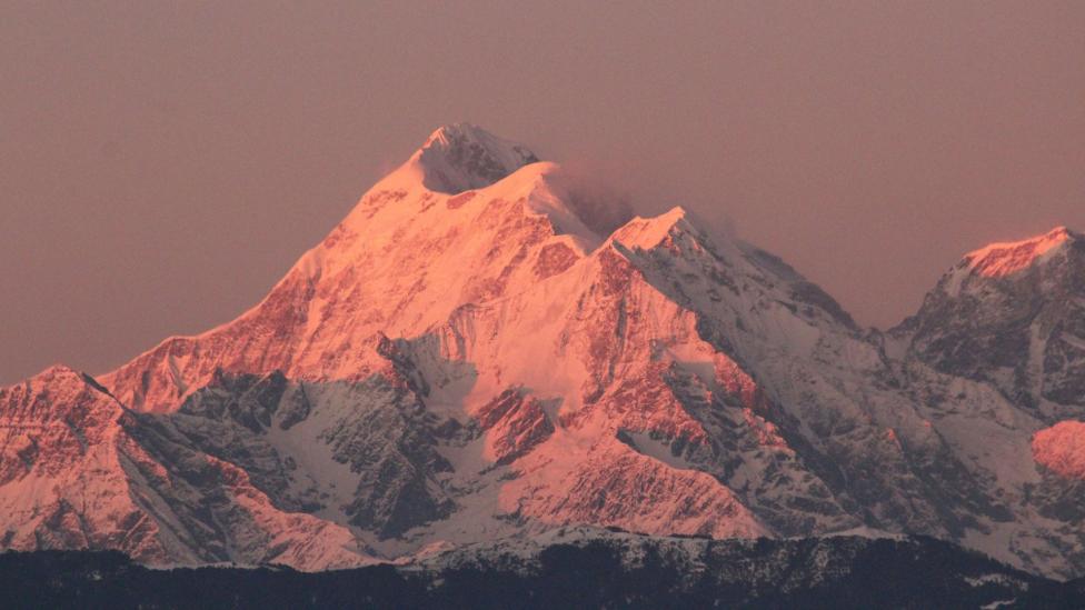 Mount Everest is meters gegroeid en blijft groeien