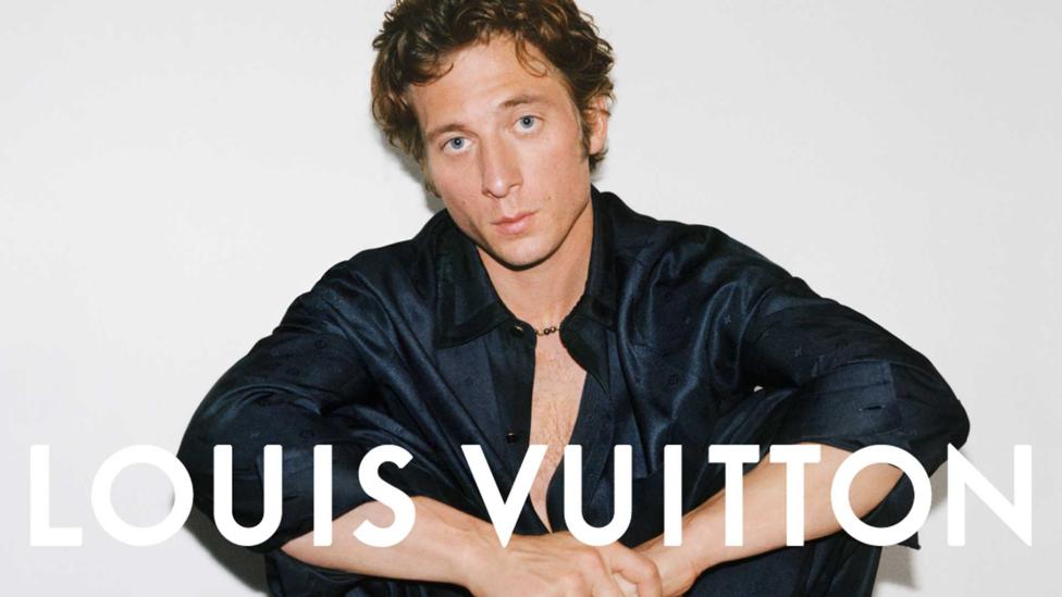Yes chef! Jeremy Allen White is het gezicht van Louis Vuitton