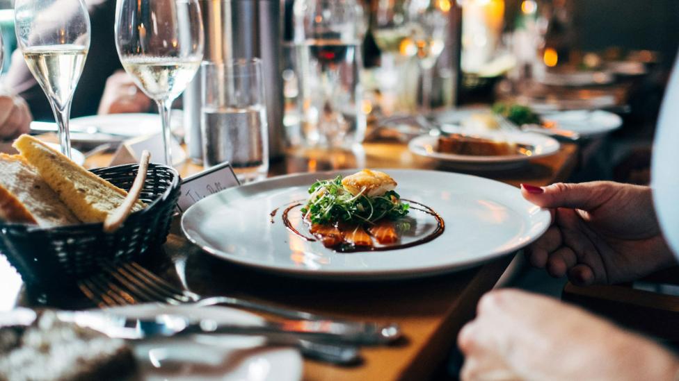 Is vaak uit eten écht ongezond voor je?