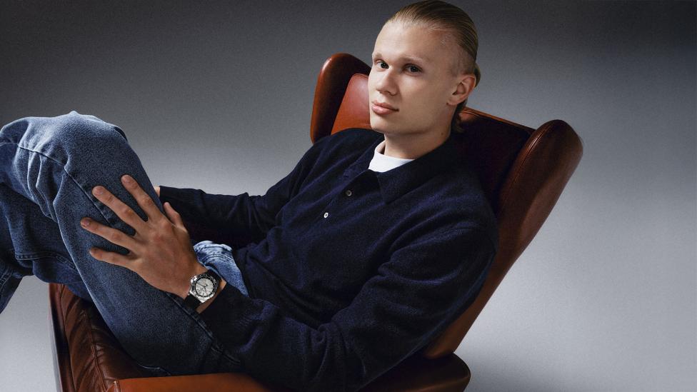 Erling Haaland krijgt eigen Breitling-horloge met wijzerplaat uit de ruimte
