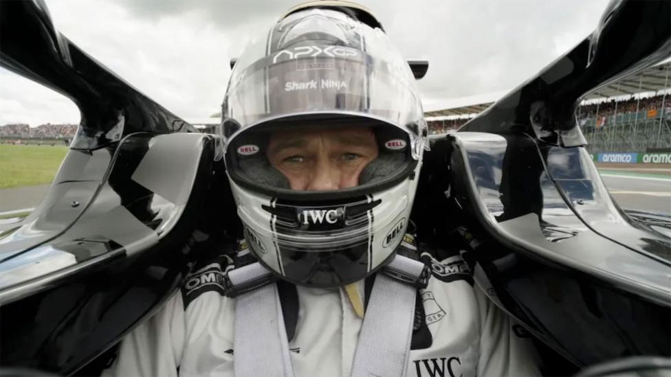 Bekijk hier de échte onboard lap van Brad Pitt in zijn F1-auto