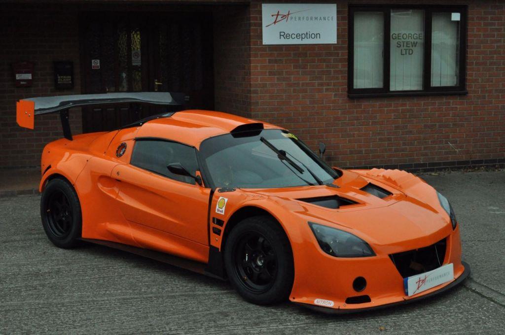 Lotus Exige met FerrariV8 bizarre creatie met een heerlijk geluid