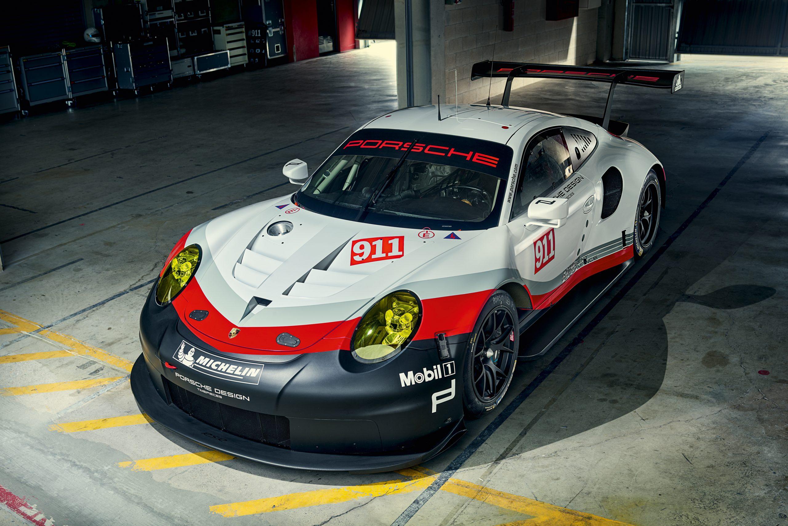 De Porsche 911 RSR Is Een Heidense Middenmotorcreatie