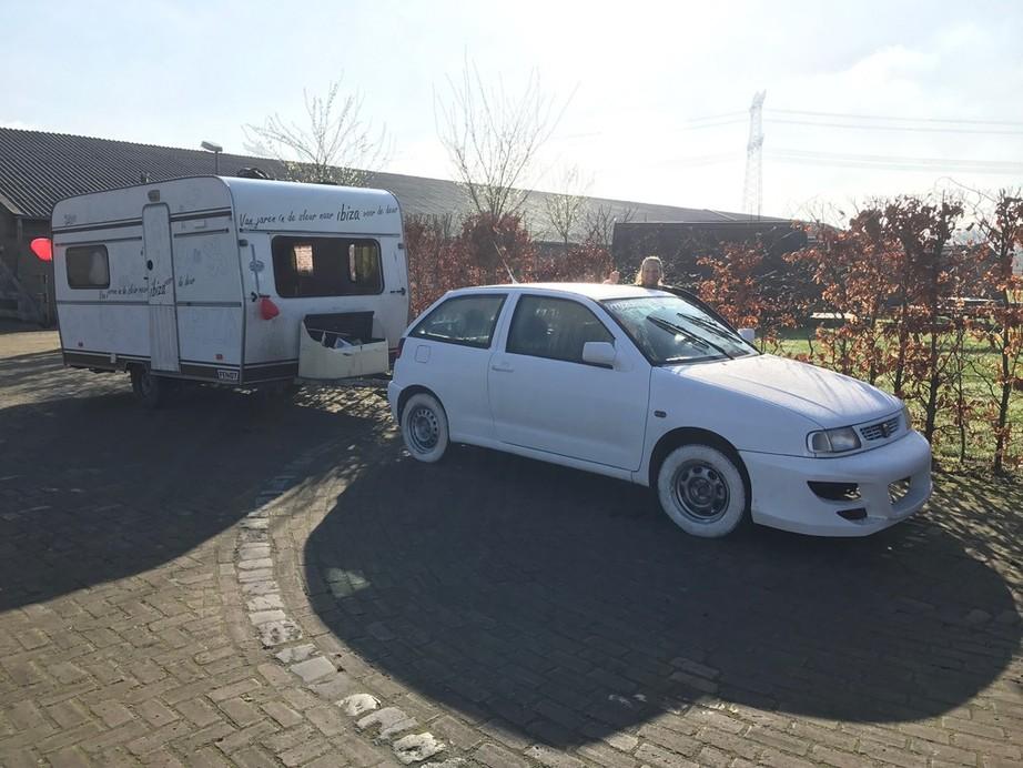 Man vraagt reisje naar Ibiza, krijgt dit - TopGear Nederland