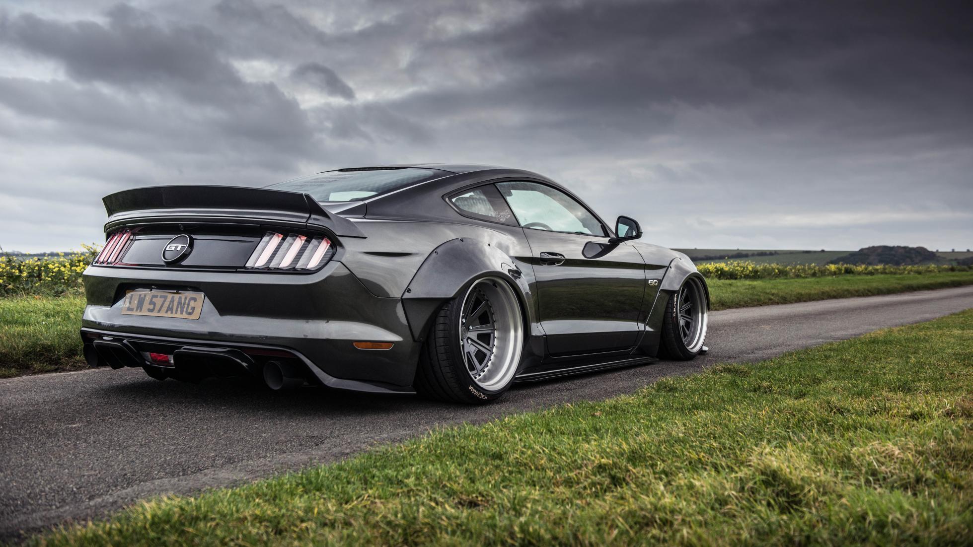 Ford Mustang Liberty walk