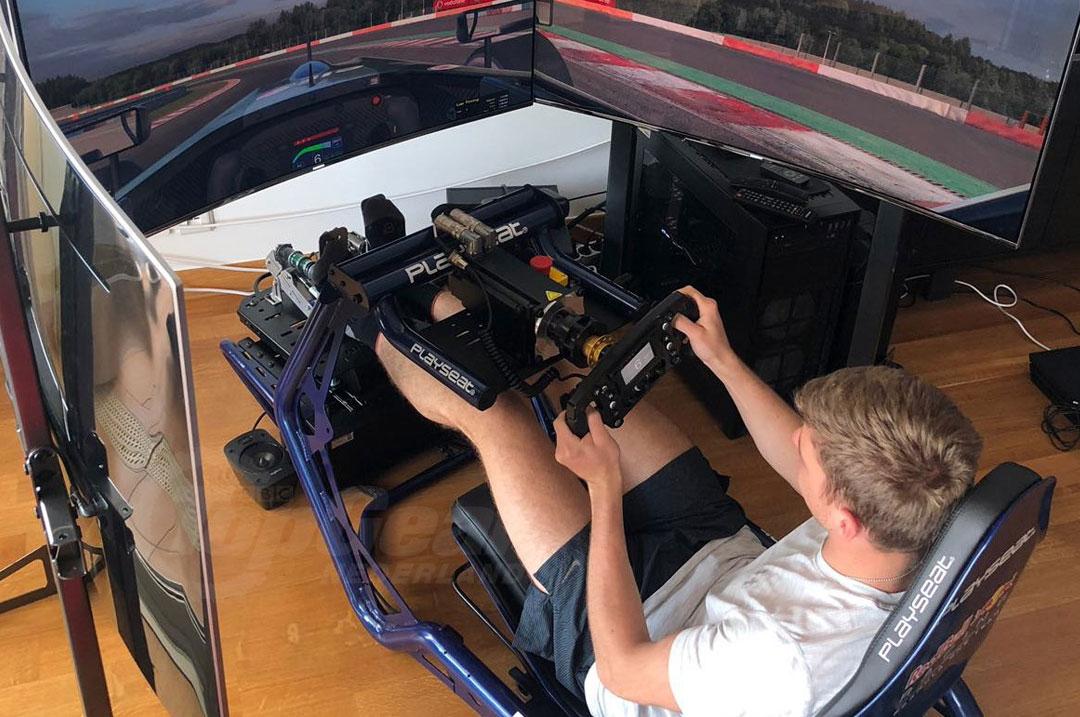 keten natuurkundige vloeistof Simulator van Max Verstappen thuis - TopGear Nederland