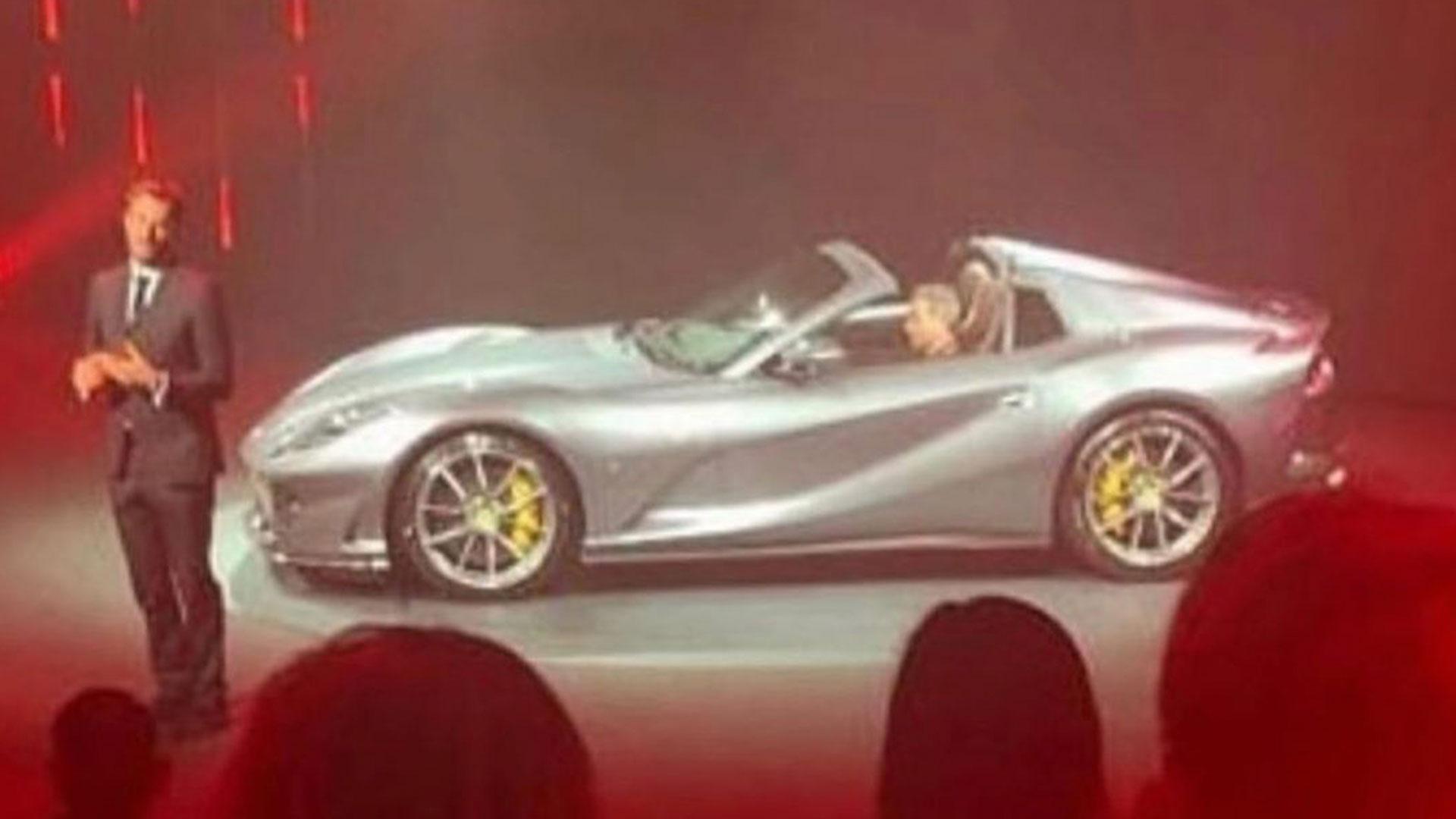 Ferrari 812 с откидной крышей