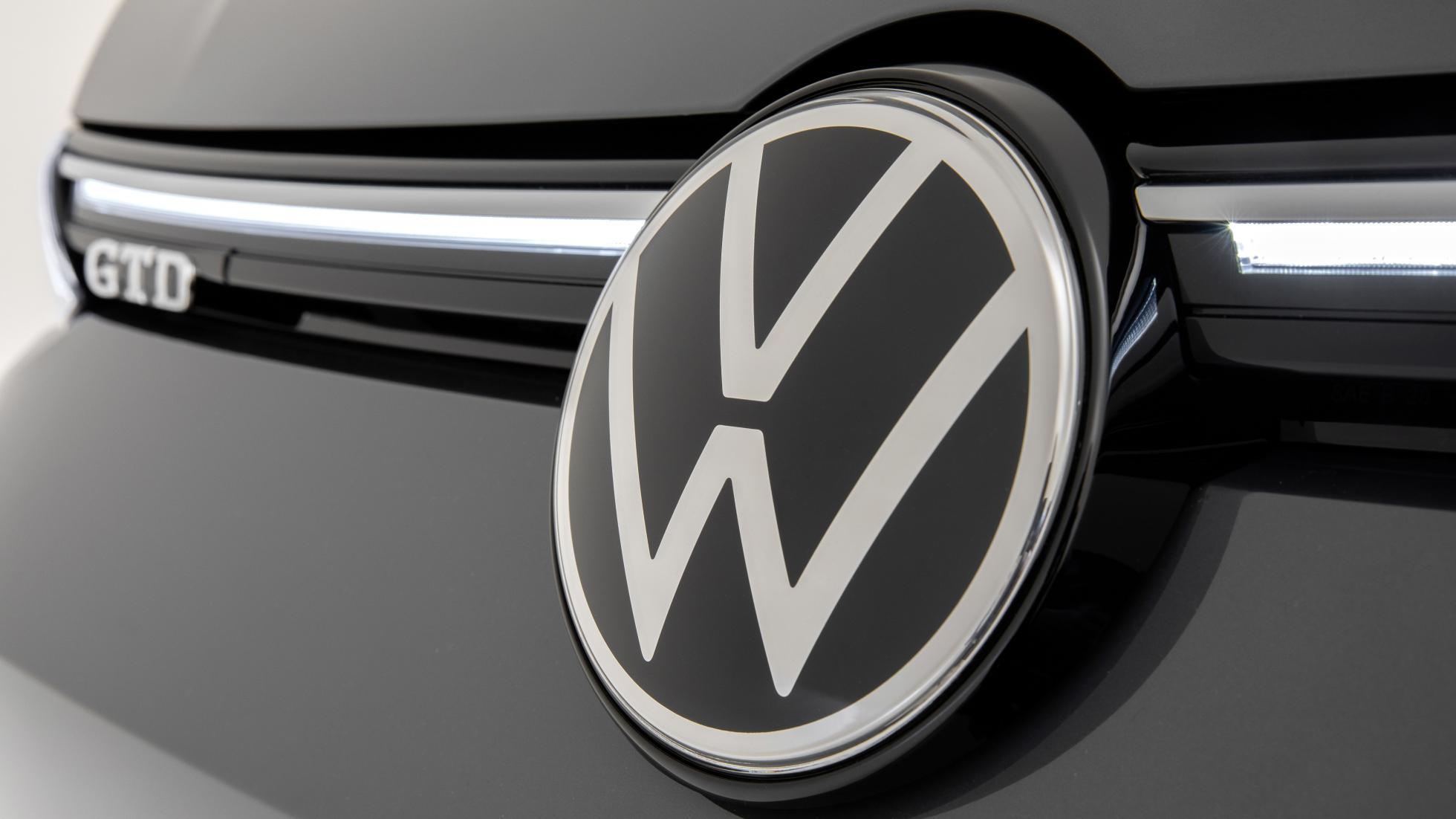 Volkswagen-logo op grille Golf 8 GTD