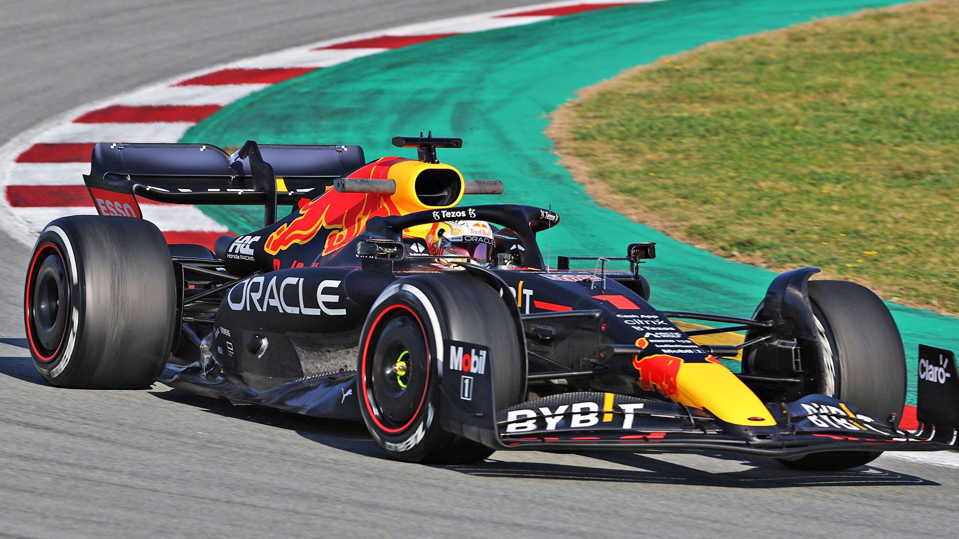 te rechtvaardigen haat katje Eindelijk echte foto's: Dit is de Red Bull RB18 van Max Verstappen