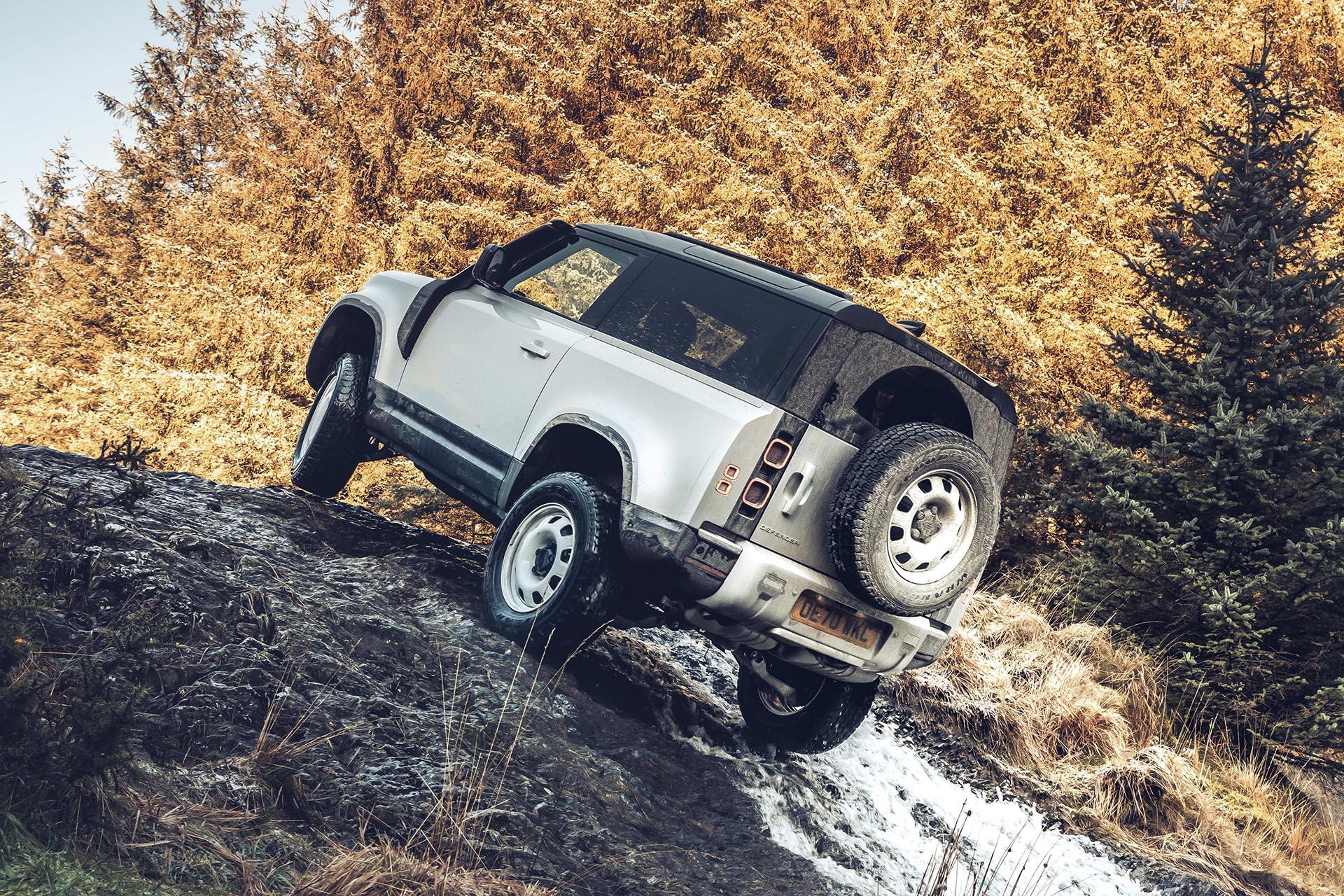 Land Rover Defender steen offroad crawlen