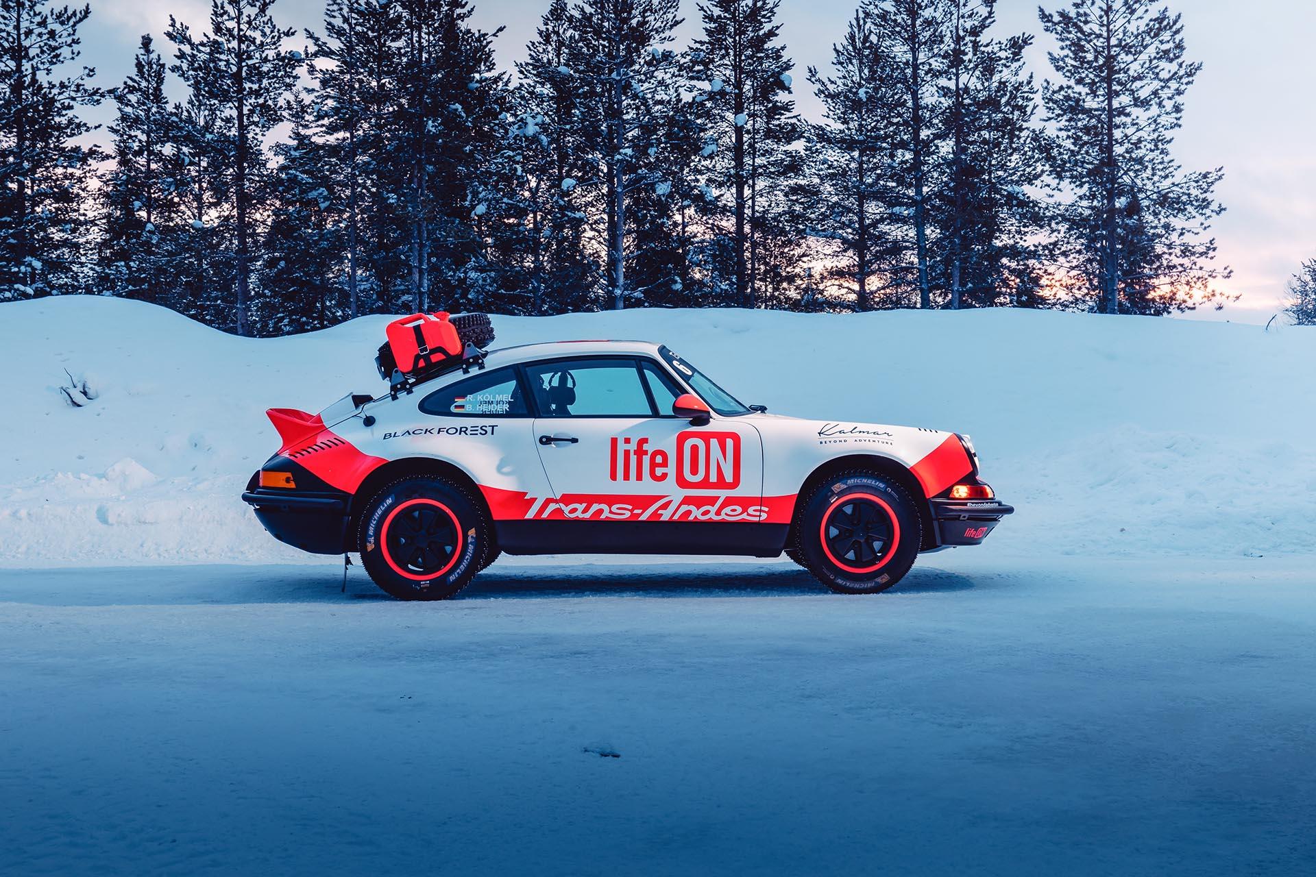 Kalmar Porsche 911 (prototype) RS R Rally in sneeuw