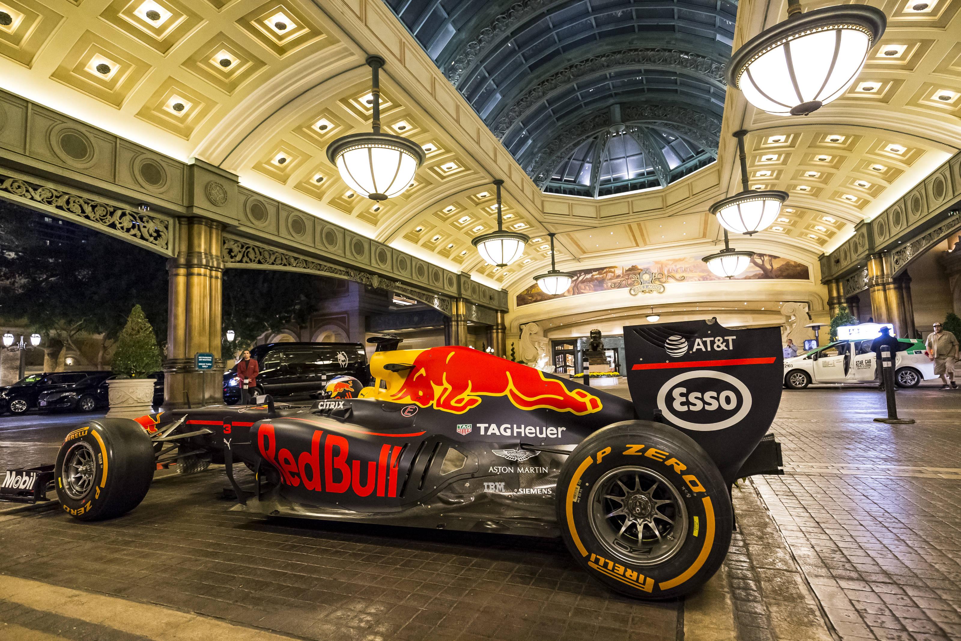 Red Bull Racing op de Strip in Las Vegas