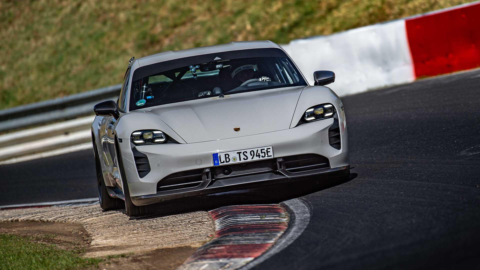 Porsche Taycan Turbo S op de Nürburgring