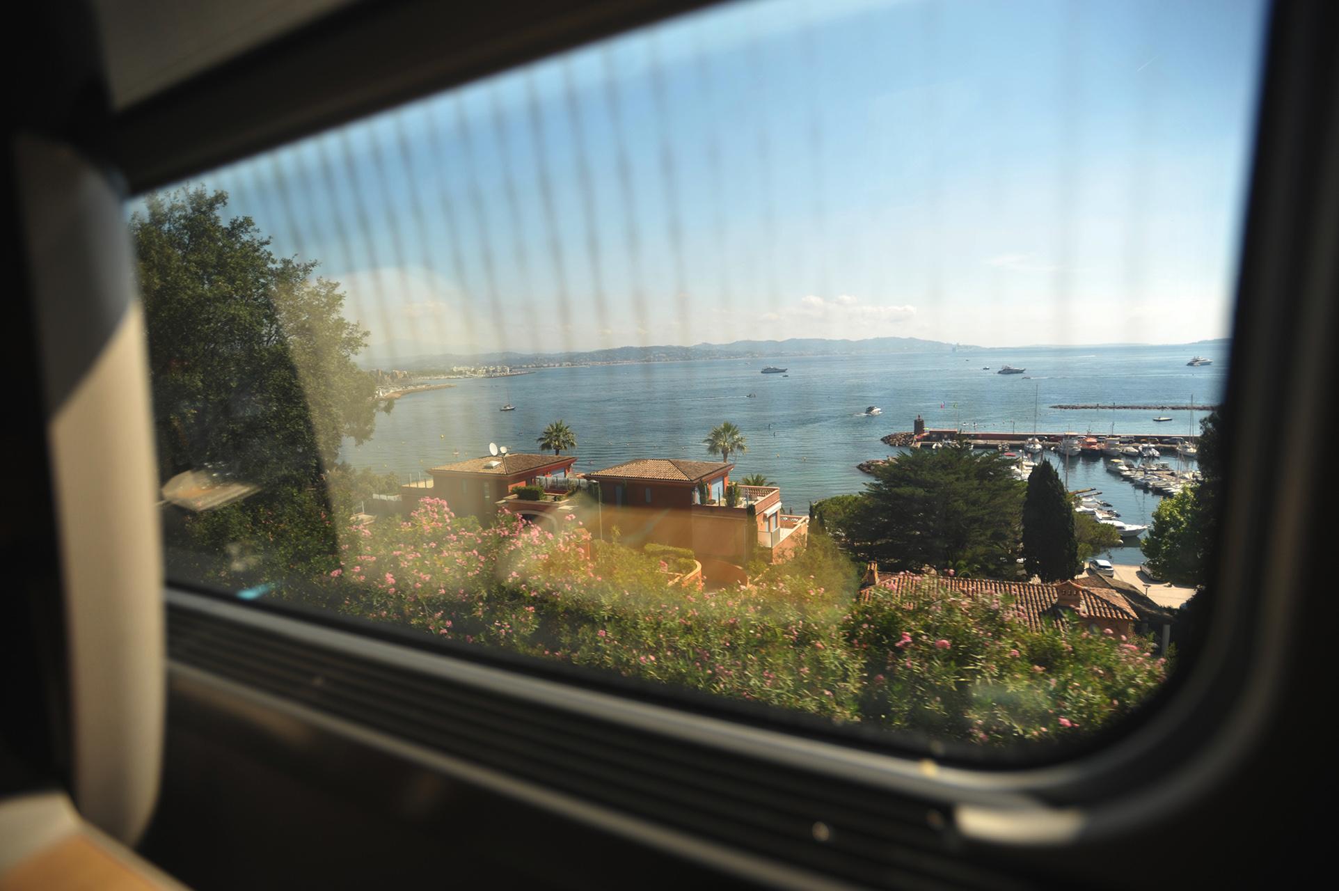 KIA EV6 GT vs TGV uitzicht uit het raam