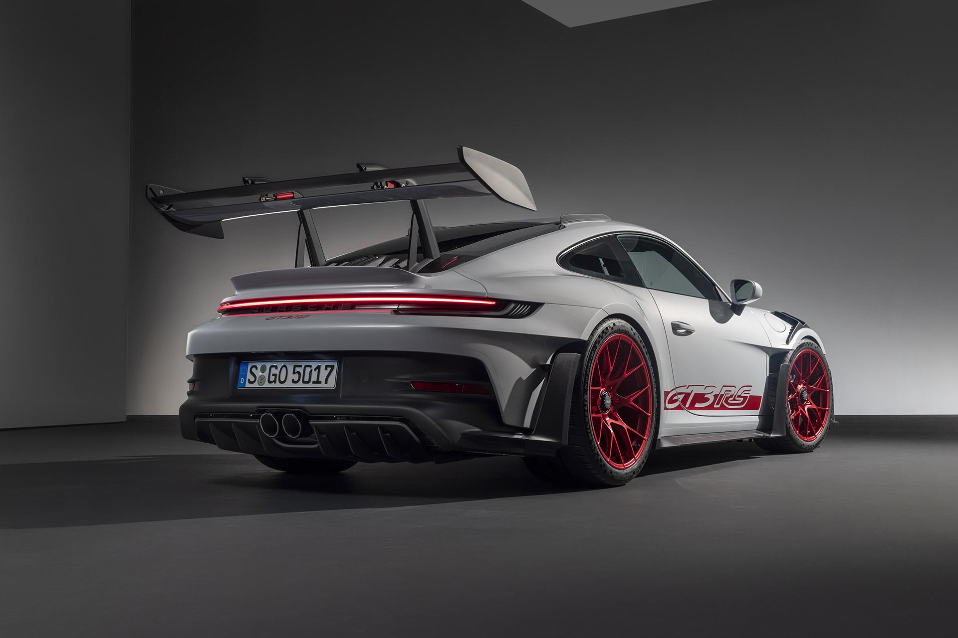 Porsche 911 GT3 RS schuin achter