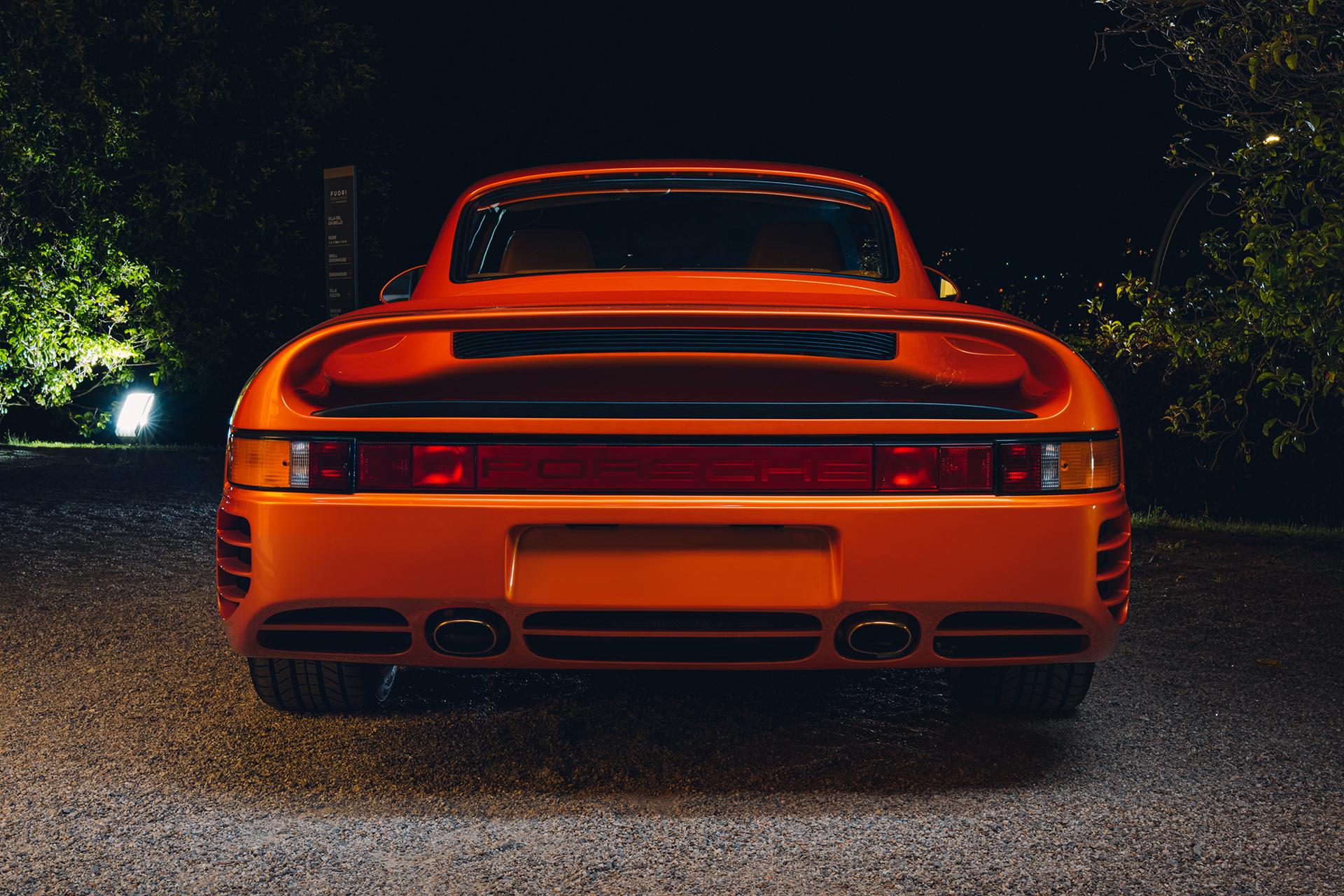 Porsche 959 oranje