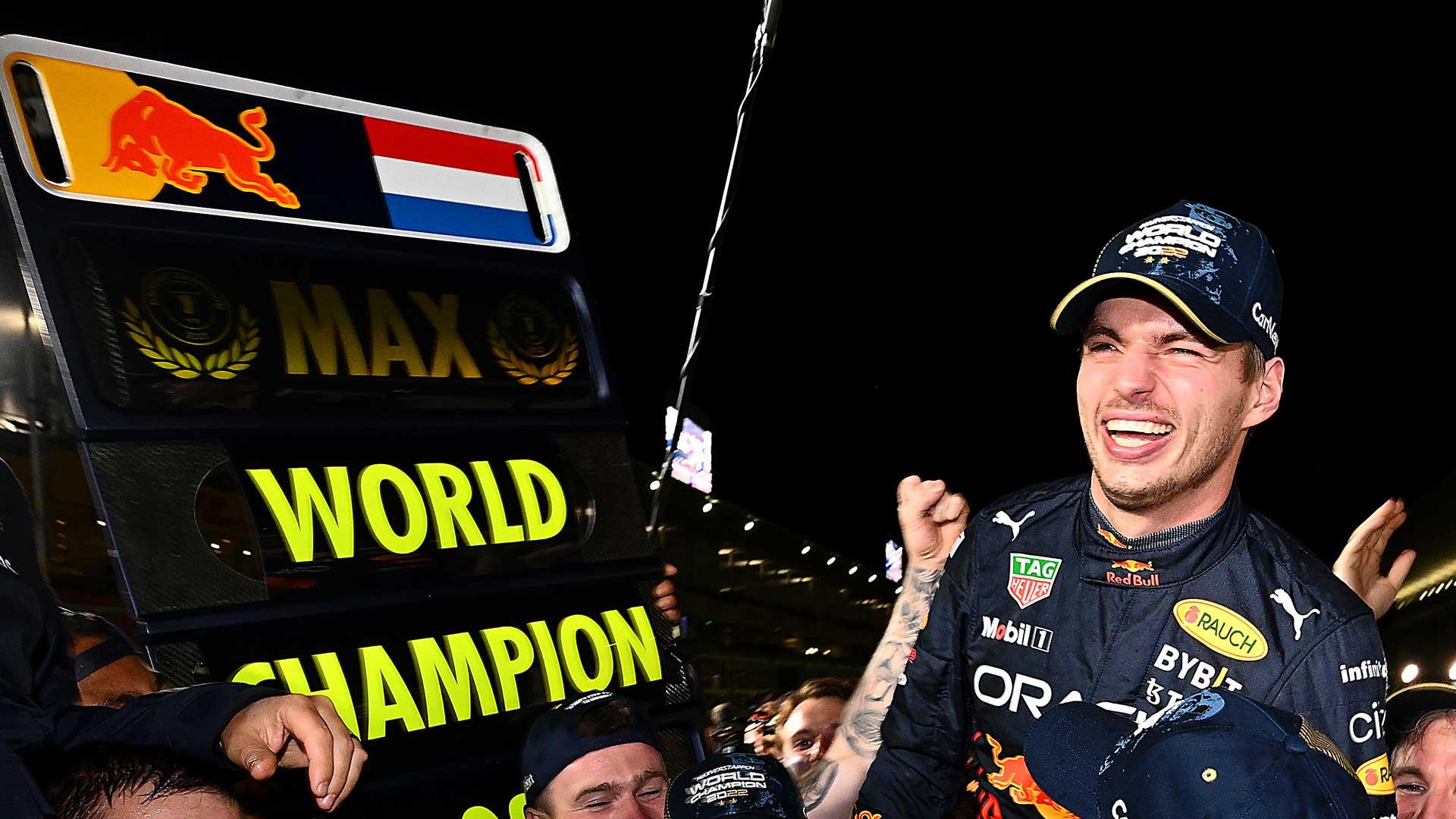 Max Verstappen wereldkampioen tweede titel met monteurs na GP van Japan 2022